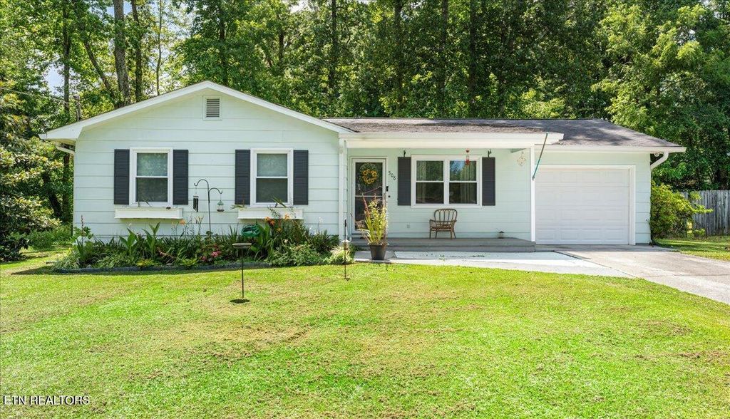 Photo of 508 Cedar Lane, Oliver Springs, TN 37840 (MLS # 1307192)