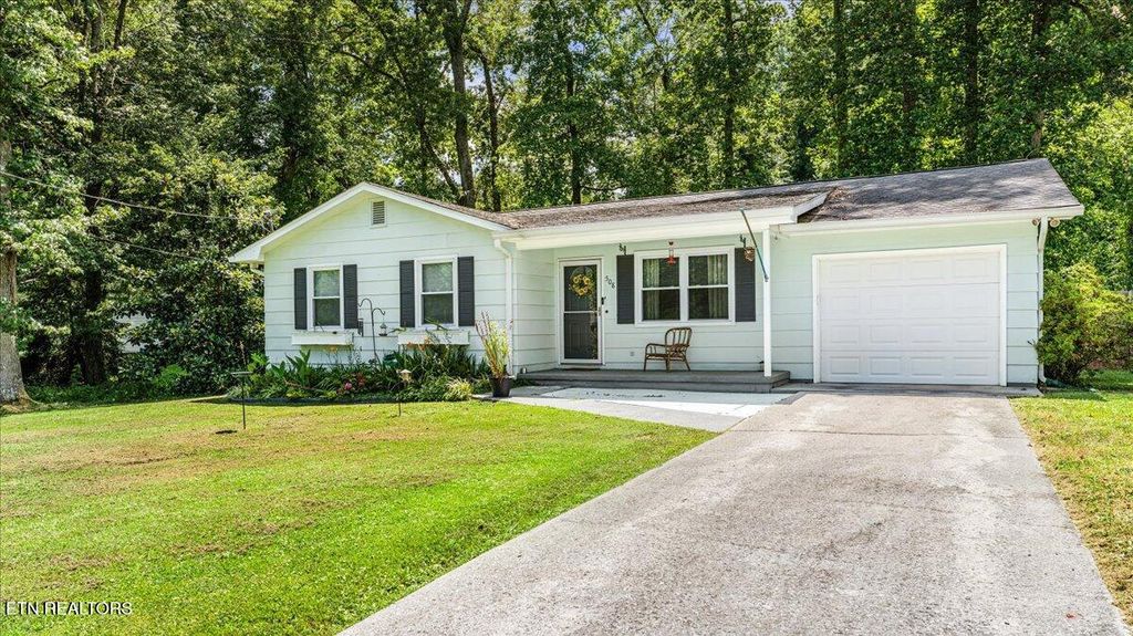 Photo of 508 Cedar Lane, Oliver Springs, TN 37840 (MLS # 1307192)
