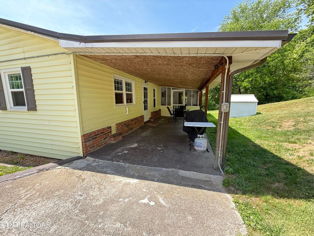 Photo of 833 Big Creek Rd, Madisonville, TN 37354 (MLS # 1338853)