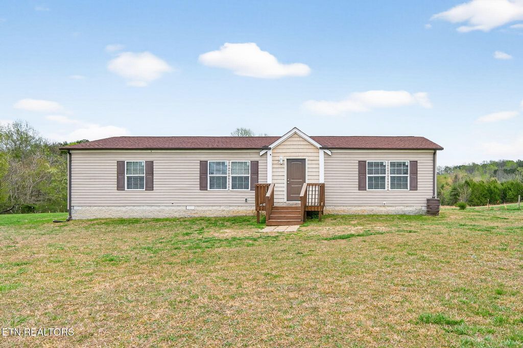 Photo of 680 Luna Rd, Sparta, TN 38583 (MLS # 1334939)