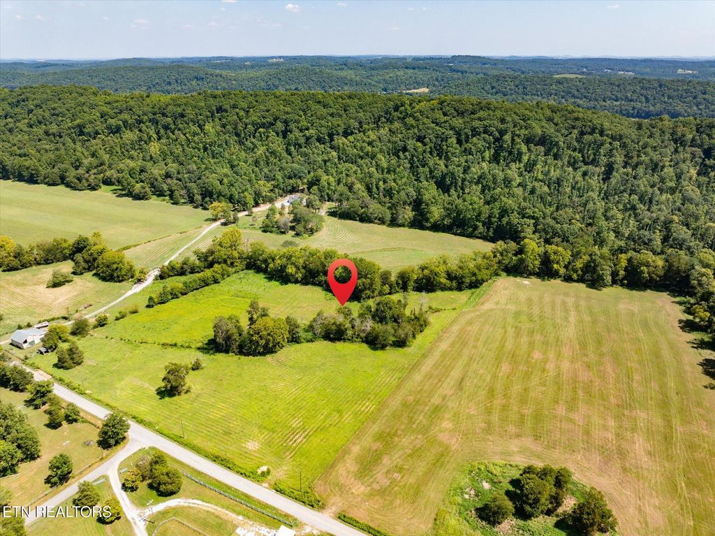 Photo of 701 Paint Rock Valley Rd, Philadelphia, TN 37846 (MLS # 1341389)
