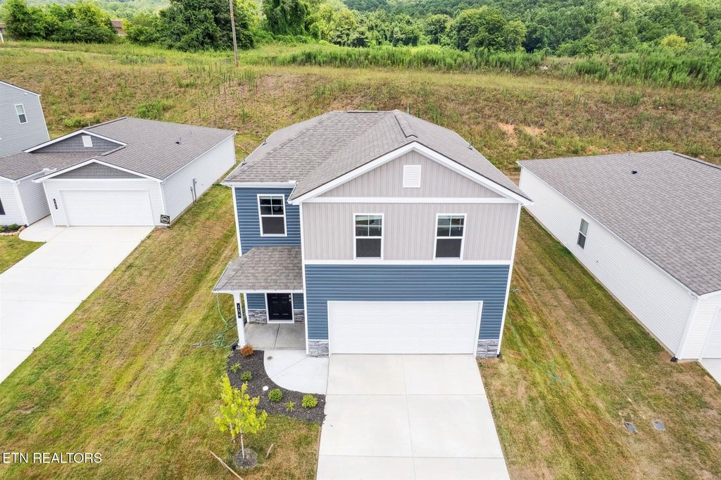 Photo of 154 S Blissful Meadows Drive, Harriman, TN 37748 (MLS # 1295125)
