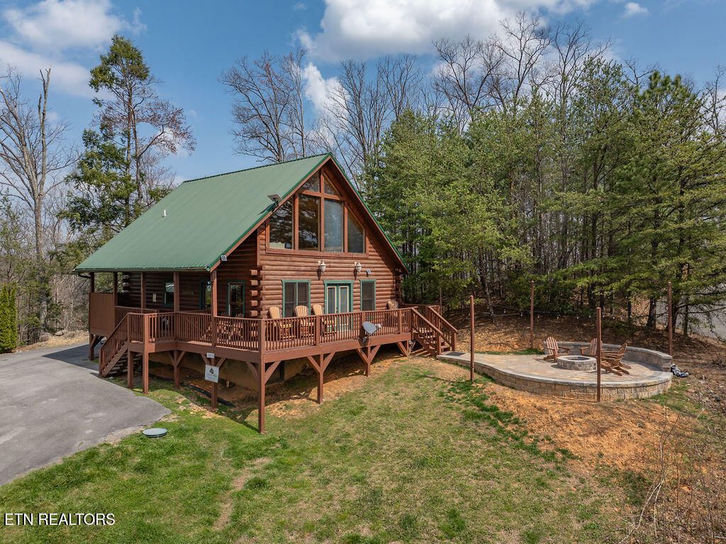 Photo of 1106 Back Ridge Court, Gatlinburg, TN 37738 (MLS # 1335211)