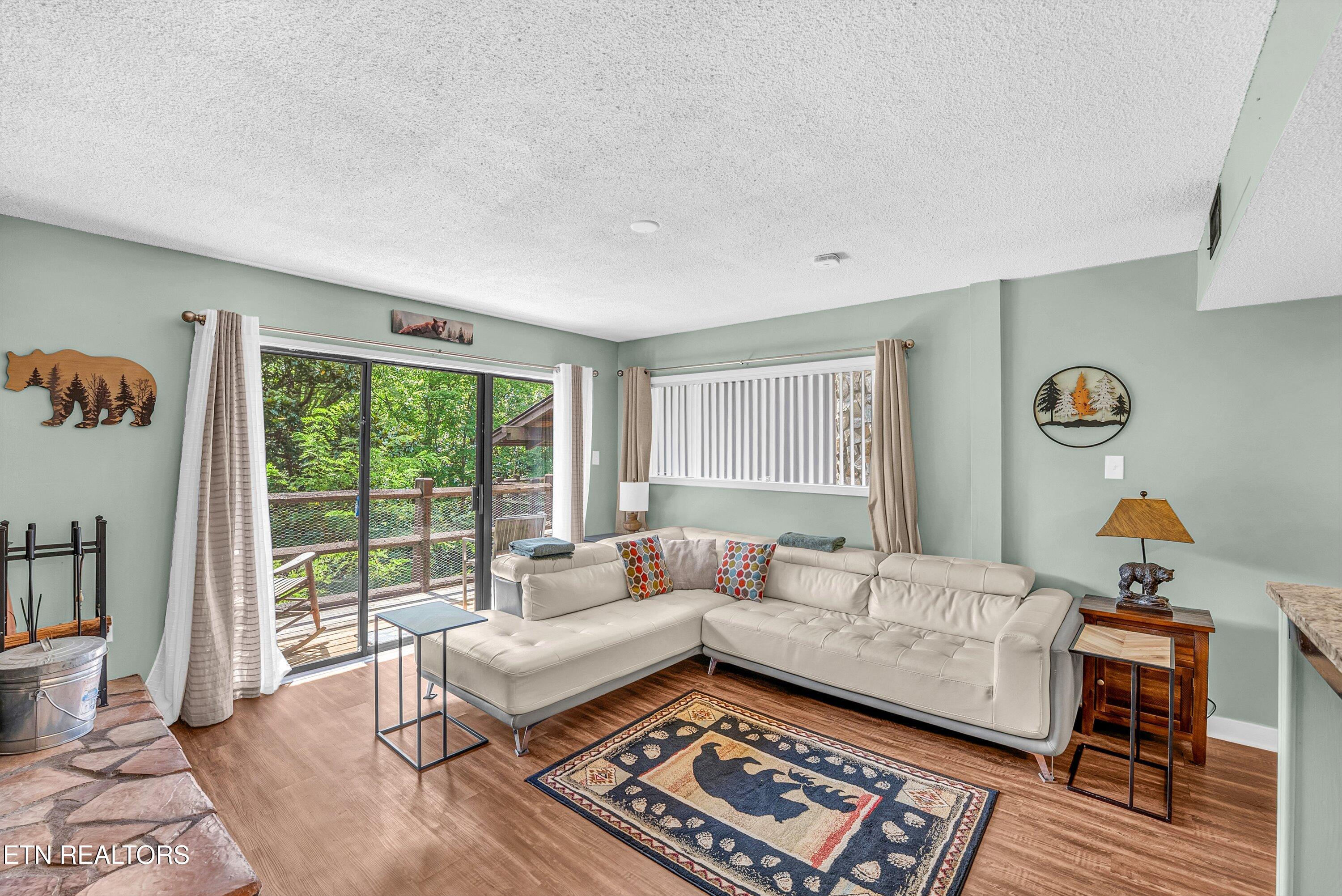 1081 Cove Rd 824