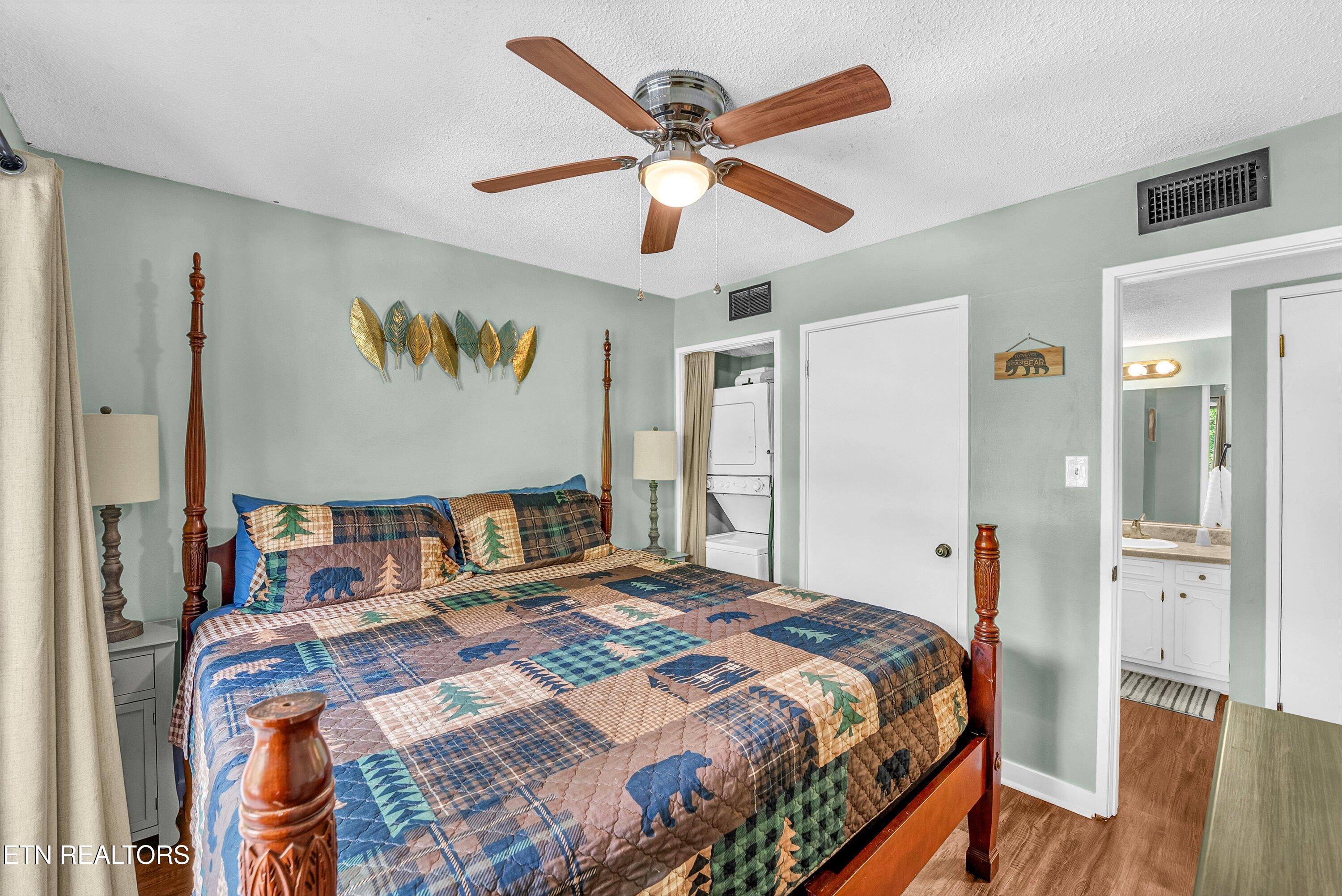 1081 Cove Rd 824