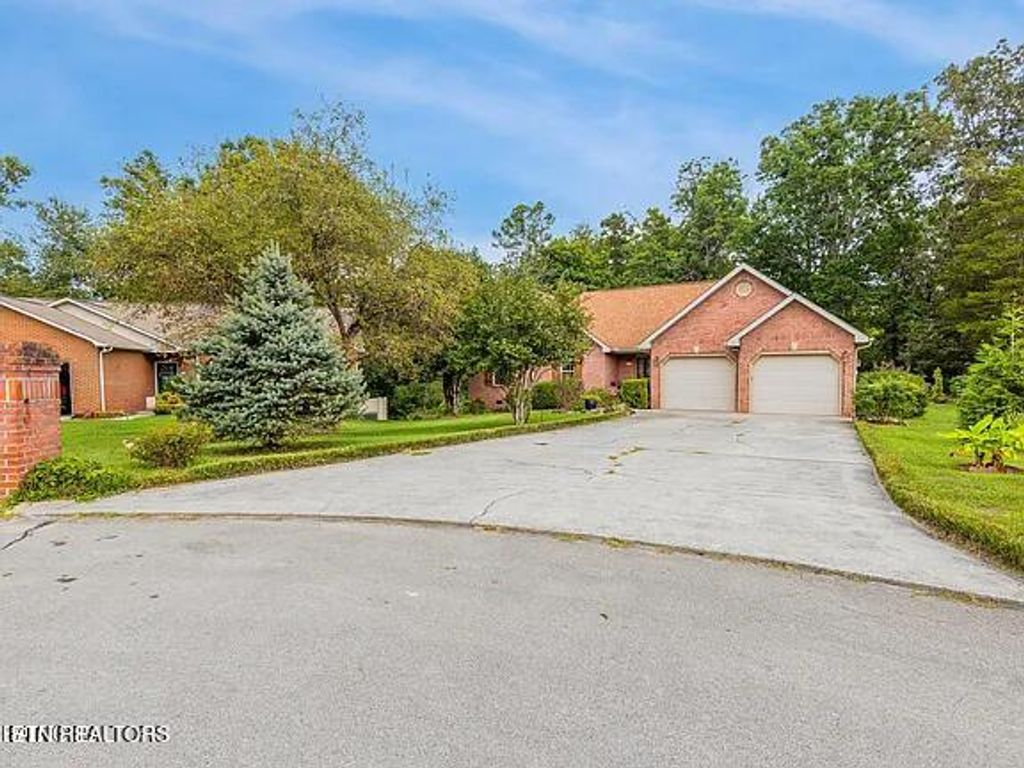 Photo of 1601 Northfield Drive, Maryville, TN 37804 (MLS # 1326455)