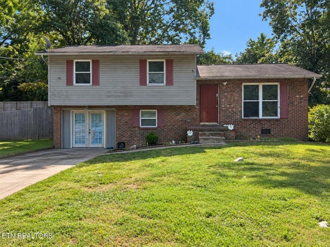 Photo of 2812 Boyds Bridge Pike, Knoxville, TN 37914 (MLS # 1357430)