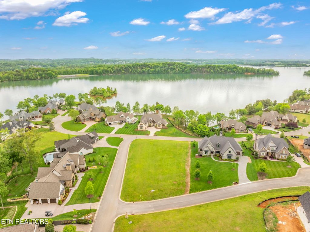 Photo of 165 Captains Way, Lenoir City, TN 37772 (MLS # 1327348)