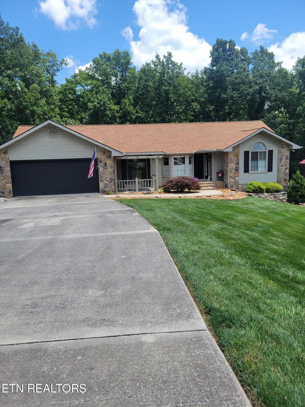 Photo of 456 Snead Drive, Crossville, TN 38558 (MLS # 1349001)