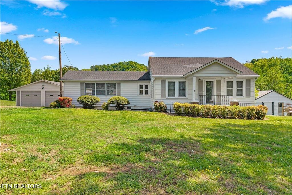 Photo of 917 Central Ave, Athens, TN 37303 (MLS # 1337851)