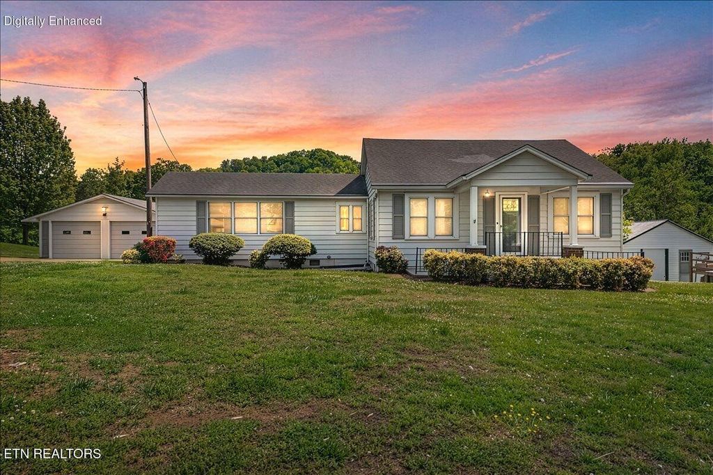 Photo of 917 Central Ave, Athens, TN 37303 (MLS # 1337851)