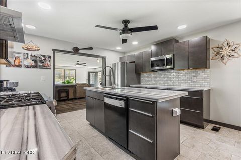 Tiny photo for 917 Central Ave, Athens, TN 37303 (MLS # 1337851)