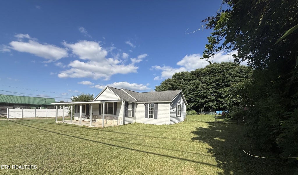 Photo of 2508 Montvale Rd, Maryville, TN 37803 (MLS # 1344885)