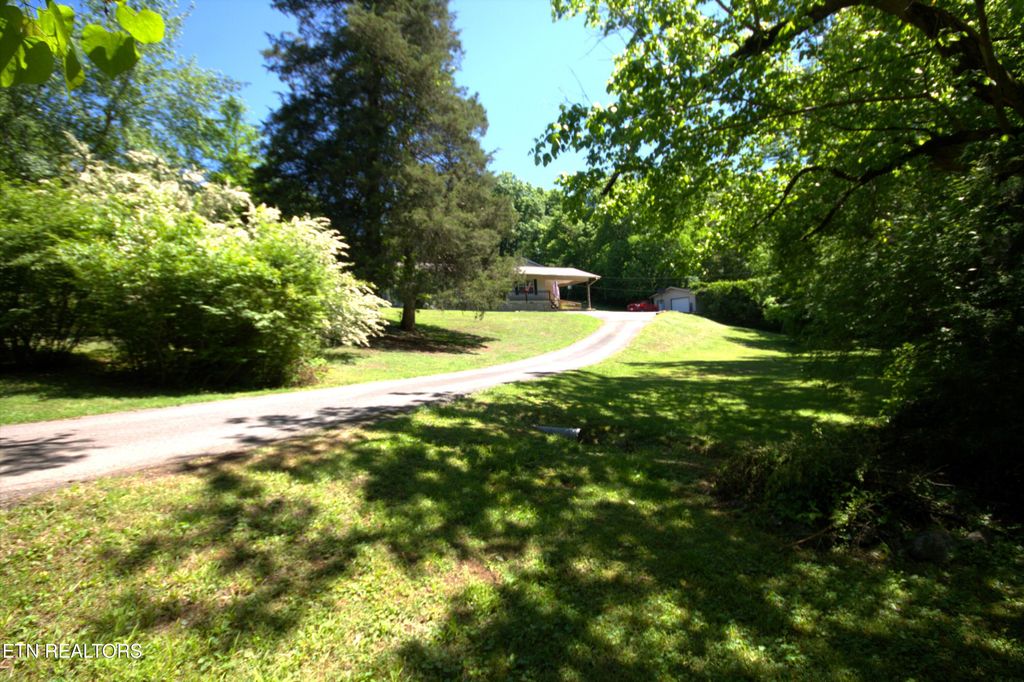 Photo of 724 Lower Quarry Rd, Newport, TN 37821 (MLS # 1340132)