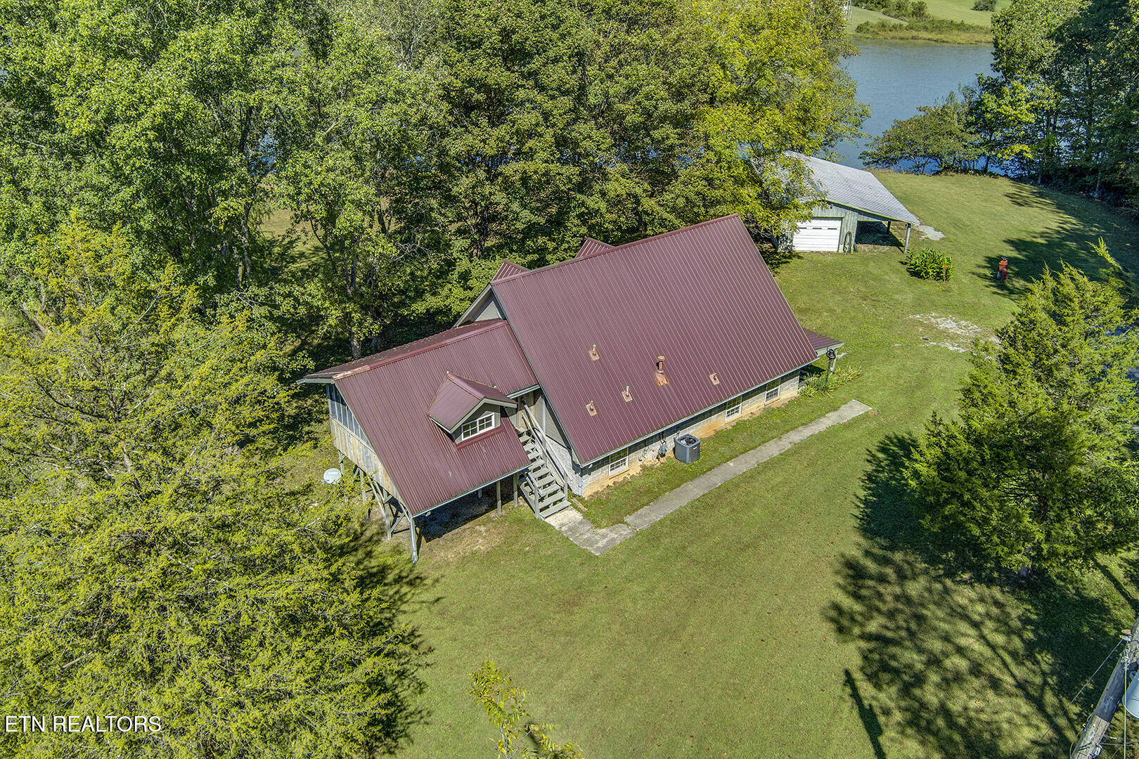 225 Over Mountain Lane