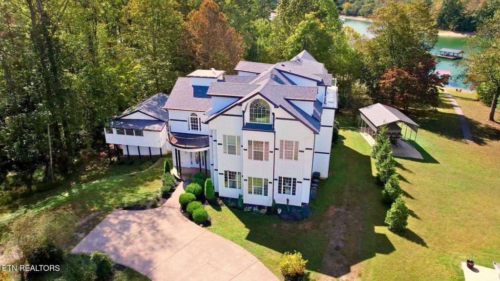 Photo of 610 Cape Norris Rd, New Tazewell, TN 37825 (MLS # 1319121)