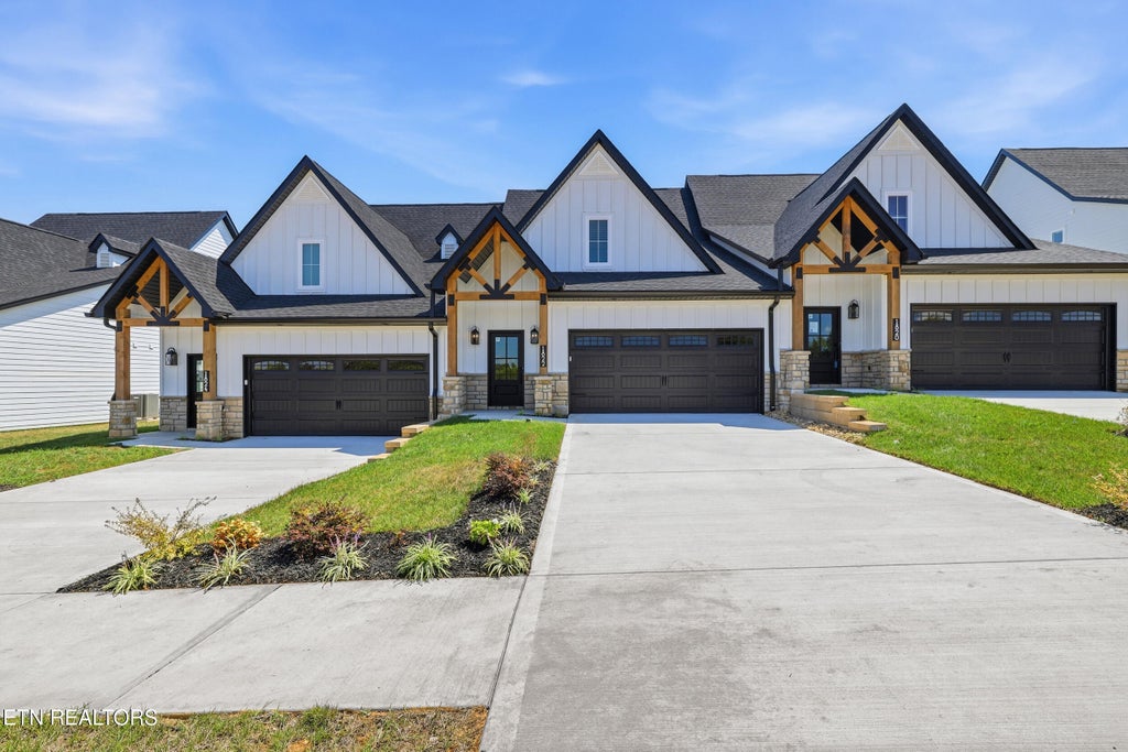 Photo of 1822 Poplar Spgs Place, Maryville, TN 37803 (MLS # 1355023)