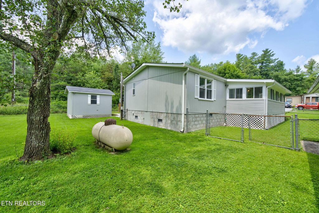 Photo of 809 Spokane Lane, Crossville, TN 38572 (MLS # 1346220)