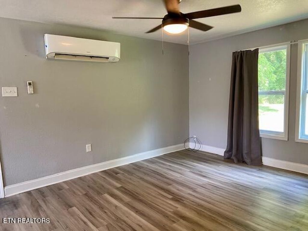 Photo of 178180 Hillside Rd, Oak Ridge, TN 37830 (MLS # 1292545)