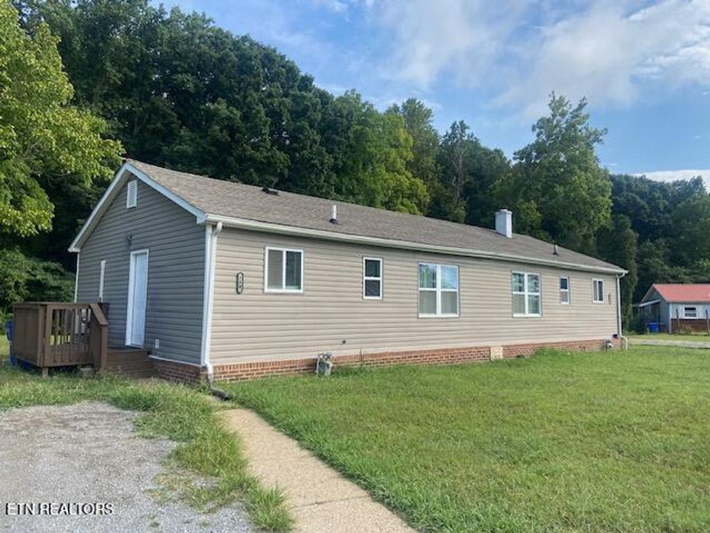 Photo of 178180 Hillside Rd, Oak Ridge, TN 37830 (MLS # 1292545)