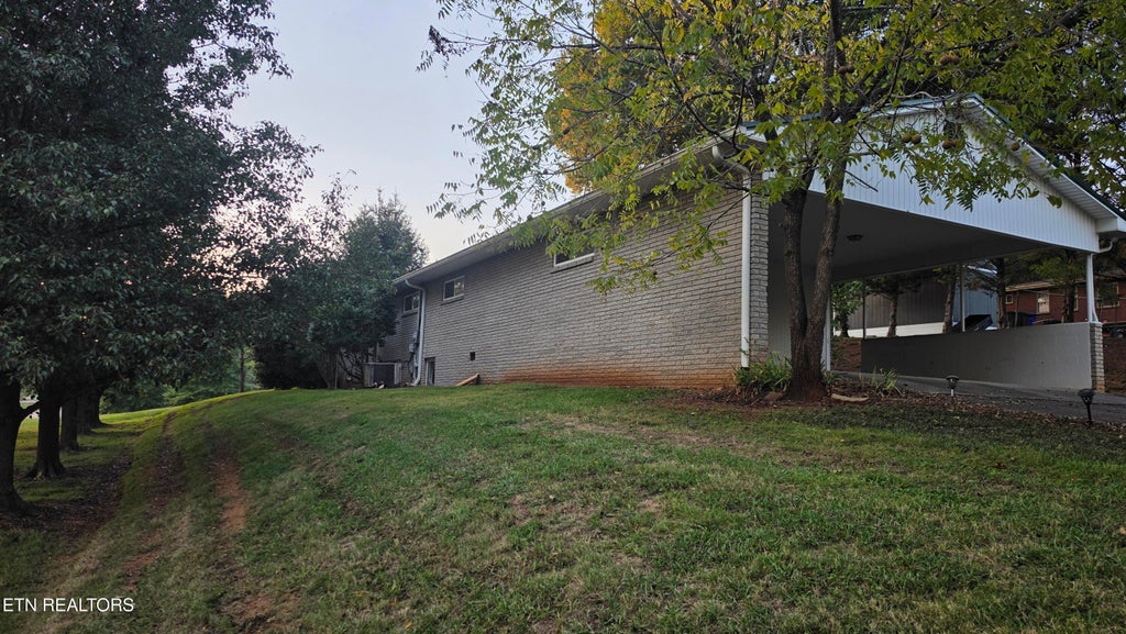 Photo of 1206 Peachtree St, Sweetwater, TN 37874 (MLS # 1358289)