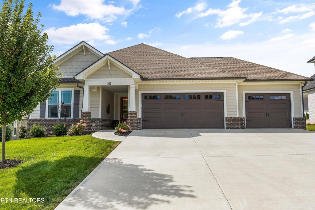 Photo of 255 Trillium Tr, Lenoir City, TN 37771 (MLS # 1358309)
