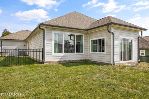 Tiny photo for 255 Trillium Tr, Lenoir City, TN 37771 (MLS # 1358309)