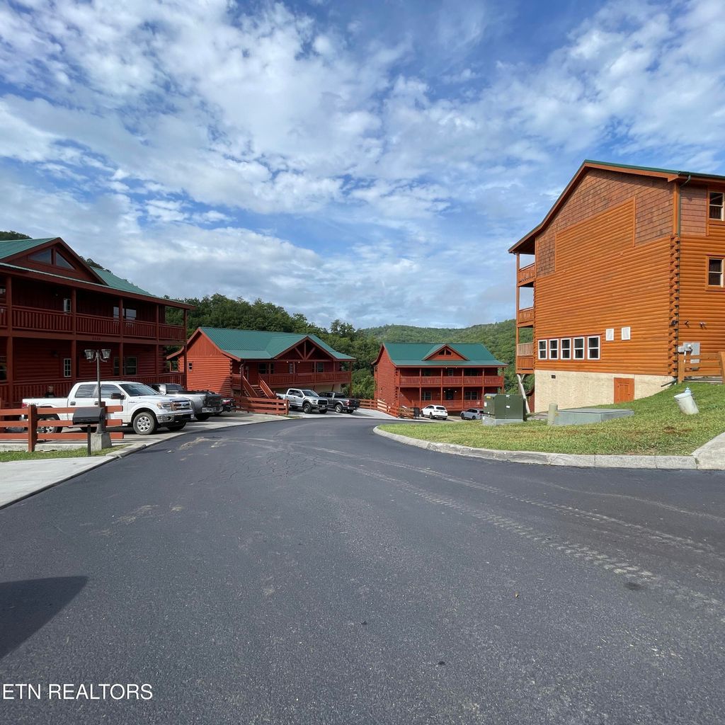 Photo of 3334 Smoky Ridge Way, Sevierville, TN 37862 (MLS # 1312063)