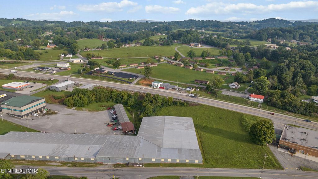 Photo of 810 Main St, New Tazewell, TN 37825 (MLS # 1239317)