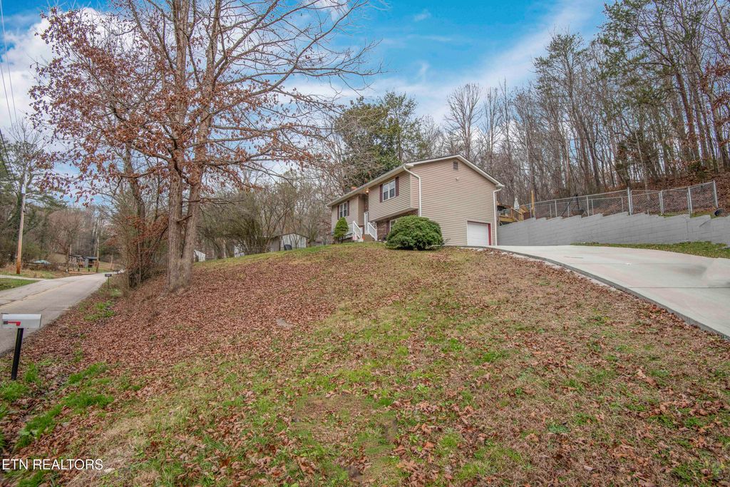 Photo of 667 Hassler Mill Rd, Harriman, TN 37748 (MLS # 1322895)