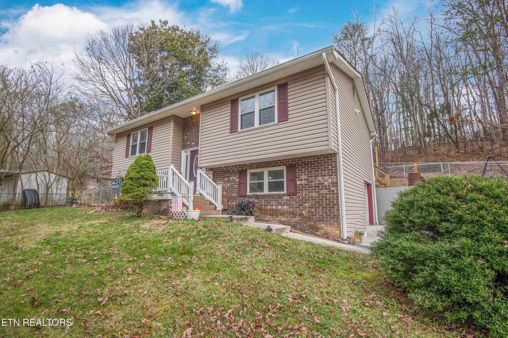 Photo of 667 Hassler Mill Rd, Harriman, TN 37748 (MLS # 1322895)