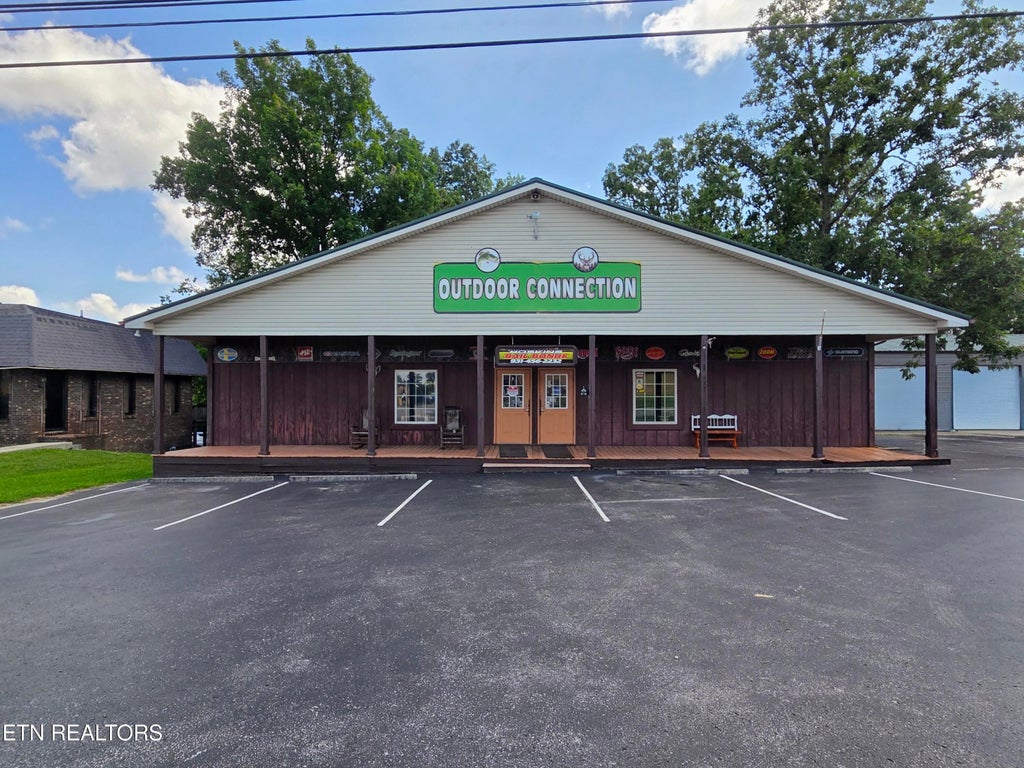 Photo of 969 Miller Ave, Crossville, TN 38555 (MLS # 1358472)