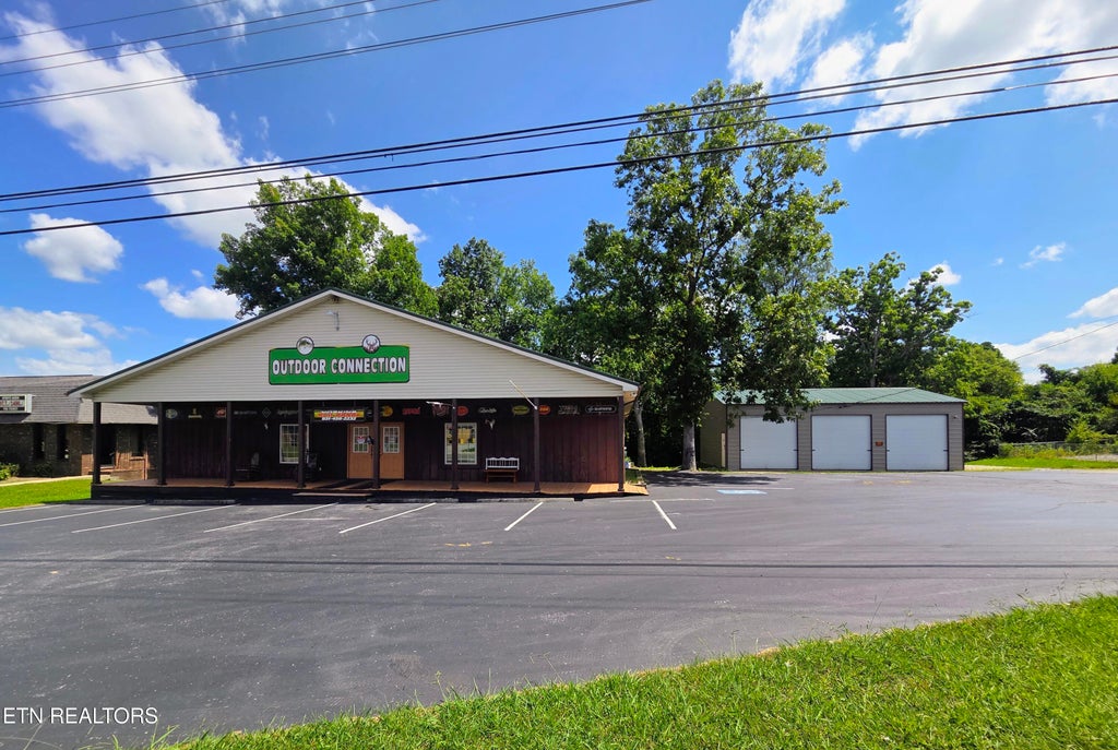 Photo of 969 Miller Ave, Crossville, TN 38555 (MLS # 1358472)