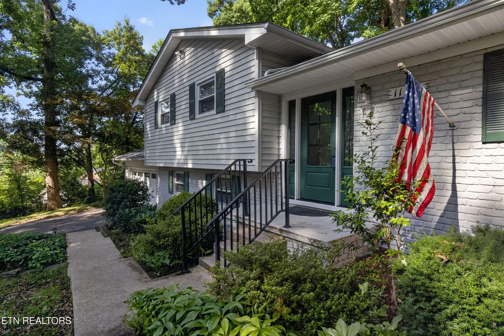 Photo of 1107 Burning Tr, Knoxville, TN 37909 (MLS # 1347034)