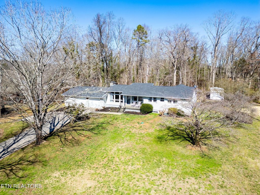 Photo of 9200 Burchfield Drive, Oak Ridge, TN 37830 (MLS # 1331055)