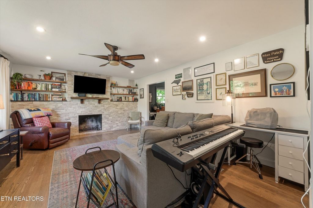 Photo of 1728 Uppingham Drive, Knoxville, TN 37918 (MLS # 1338355)