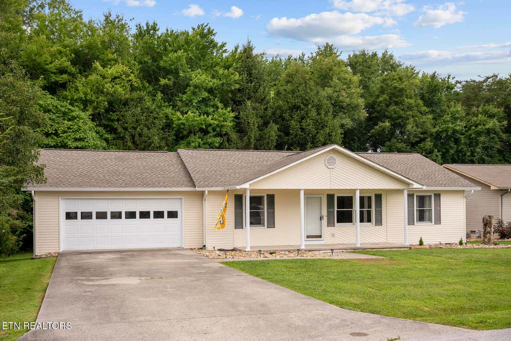 Photo of 332 Southgate Drive, Crossville, TN 38555 (MLS # 1350763)