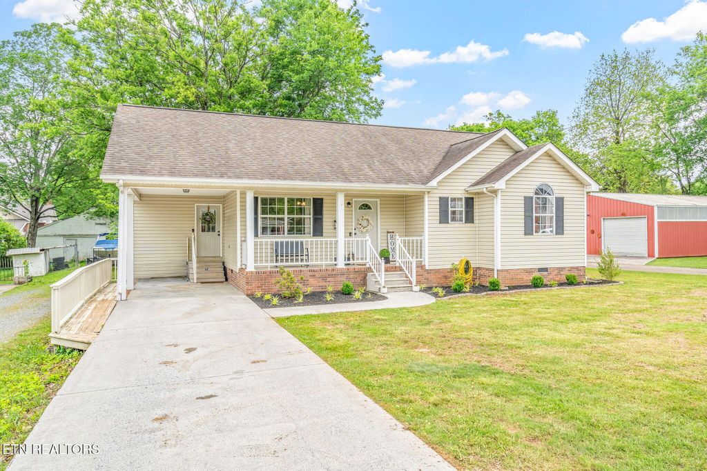 Photo of 525 Monroe St, Madisonville, TN 37354 (MLS # 1300365)