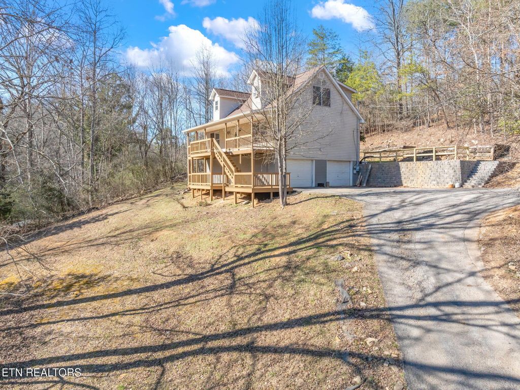 Photo of 1636 Bluff Rd, Harriman, TN 37748 (MLS # 1291426)
