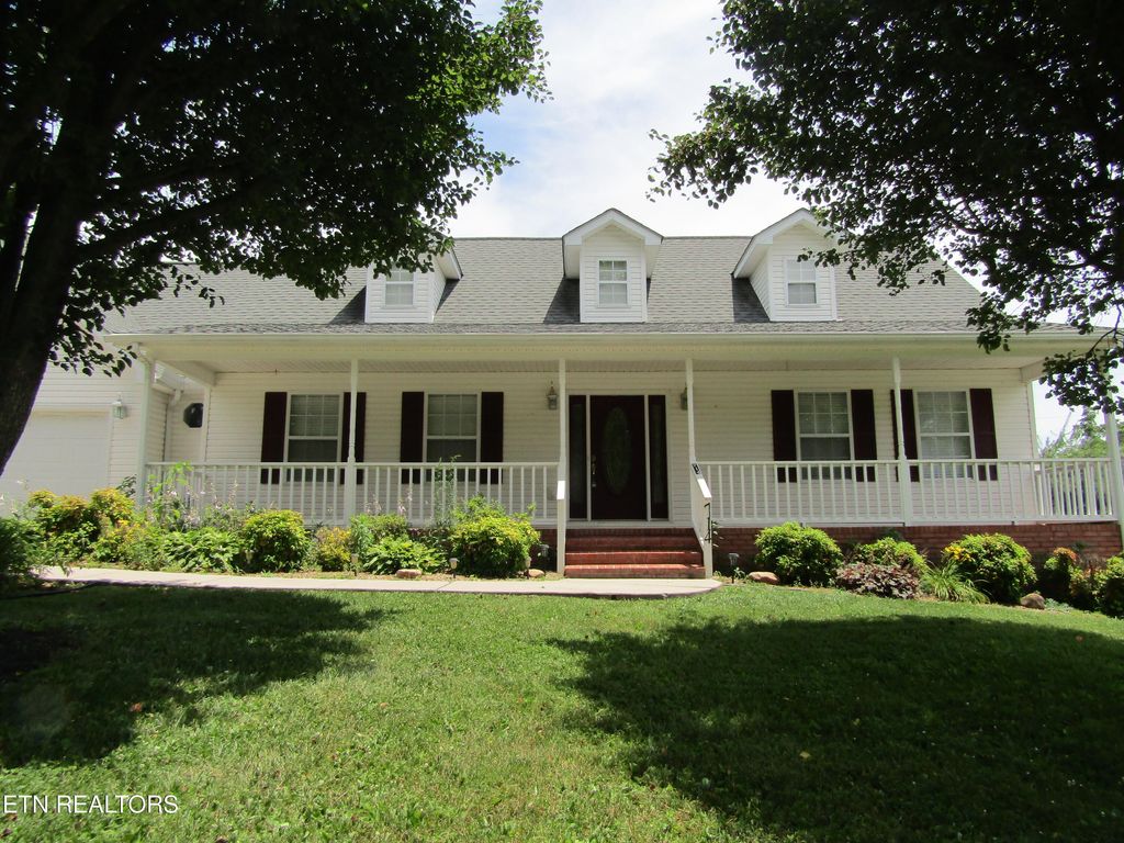 Photo of 714 Fifth Ave, New Tazewell, TN 37825 (MLS # 1283642)