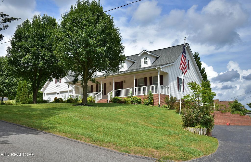 Photo of 714 Fifth Ave, New Tazewell, TN 37825 (MLS # 1283642)