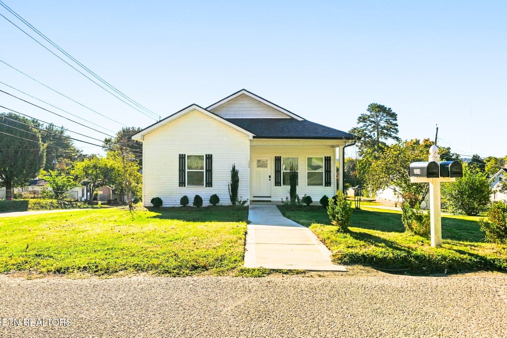 Photo of 2544 Bernhurst Drive, Knoxville, TN 37918 (MLS # 1359562)