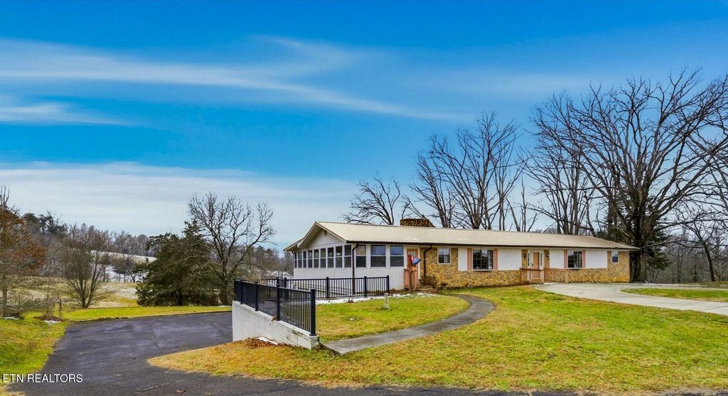 Photo of 1827 Lowery Drive, New Market, TN 37820 (MLS # 1329569)