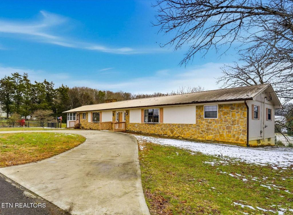 Photo of 1827 Lowery Drive, New Market, TN 37820 (MLS # 1329569)