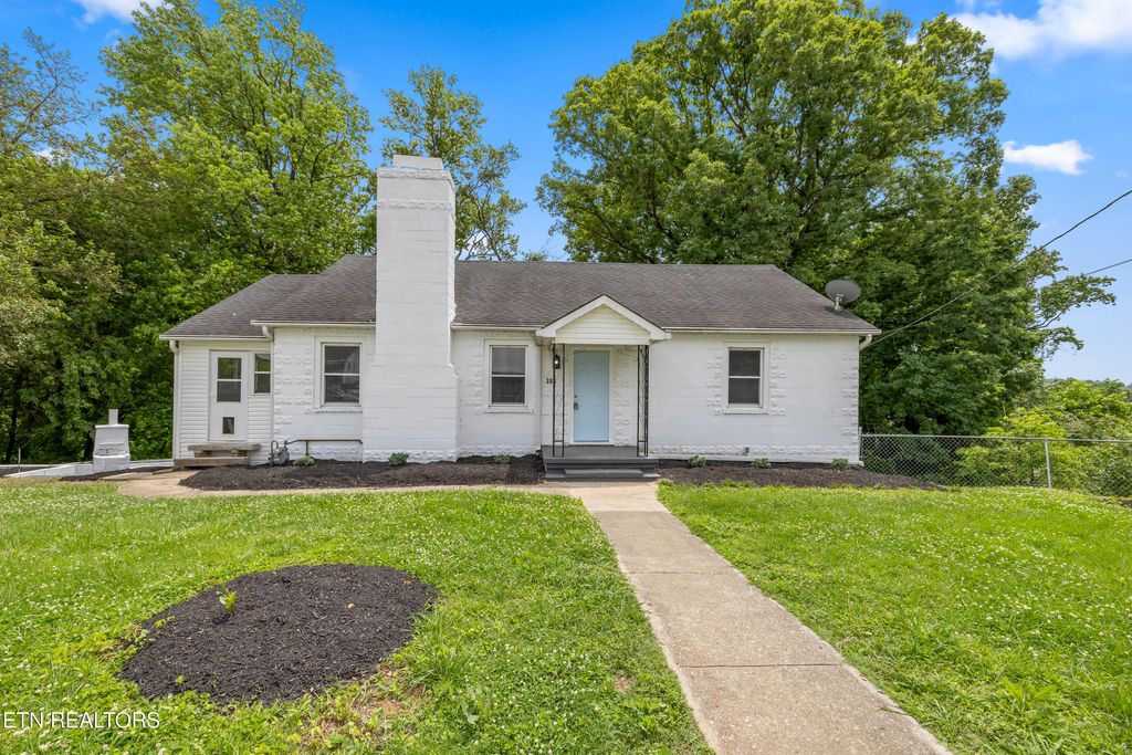 Photo of 308 Nash Rd, Knoxville, TN 37914 (MLS # 1332479)