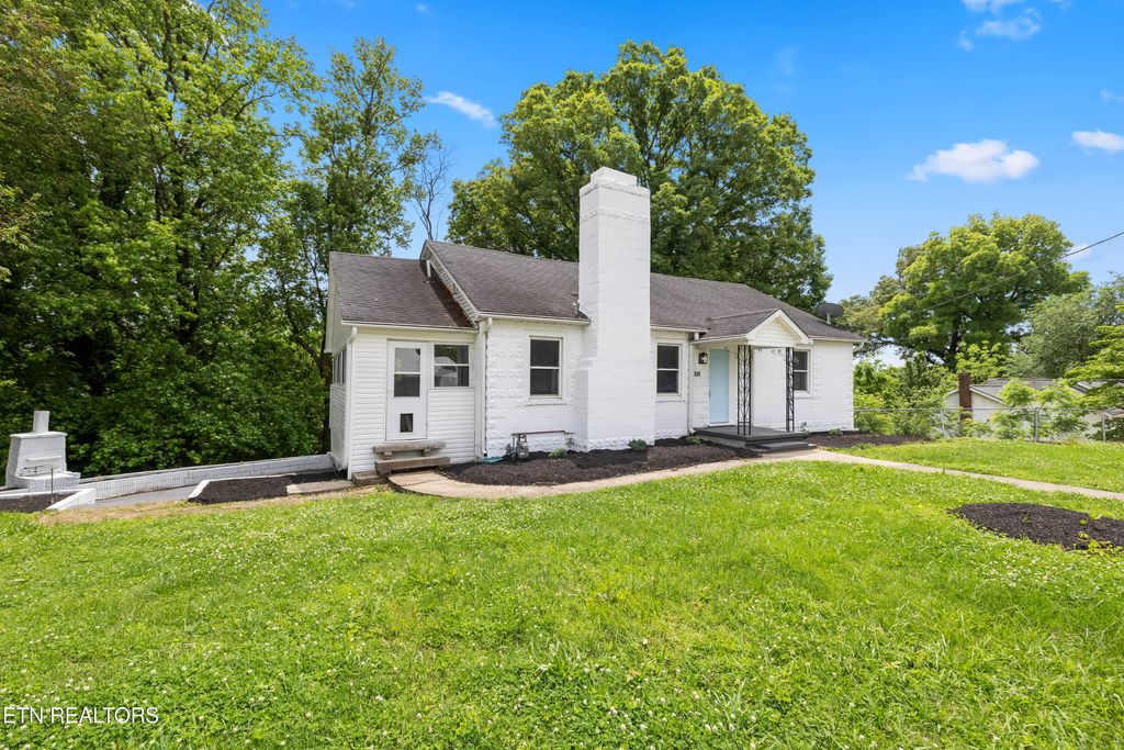 Photo of 308 Nash Rd, Knoxville, TN 37914 (MLS # 1332479)