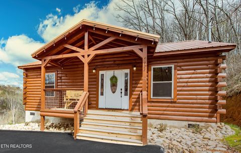 Photo of 922 Statham Way #3, Gatlinburg, TN 37738 (MLS # 1349448)