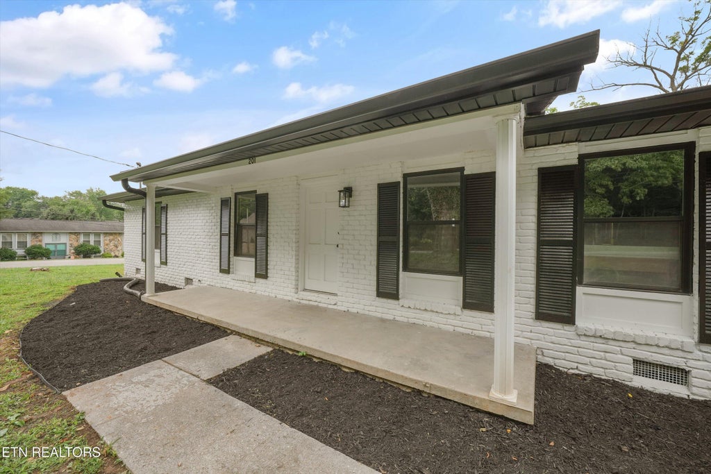 Photo of 201 Wakefield Rd, Knoxville, TN 37922 (MLS # 1337876)
