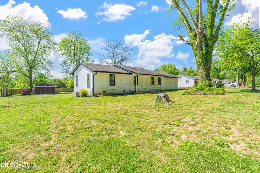 Photo of 201 Wakefield Rd, Knoxville, TN 37922 (MLS # 1337876)
