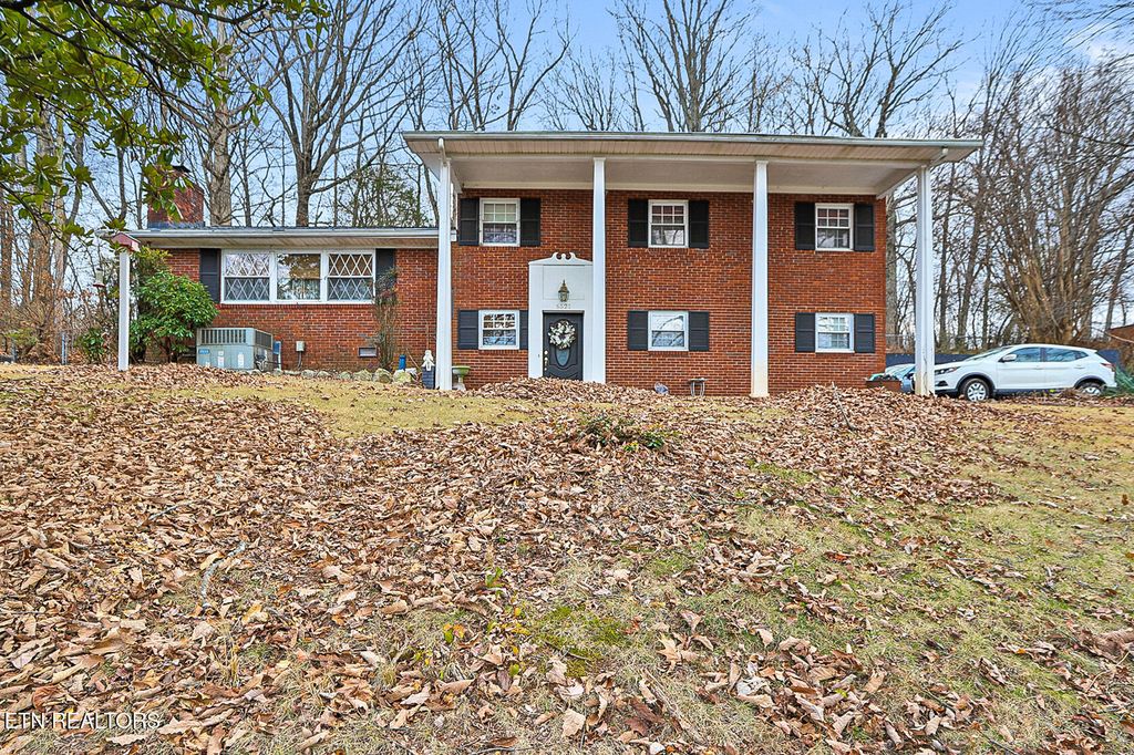 Photo of 6521 Kanuga Drive, Knoxville, TN 37912 (MLS # 1325352)